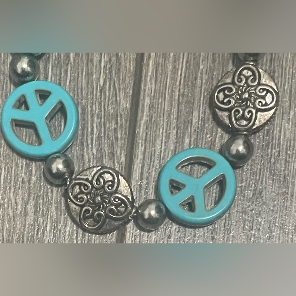 Peace Sign Bracelet - Picture 2 of 2